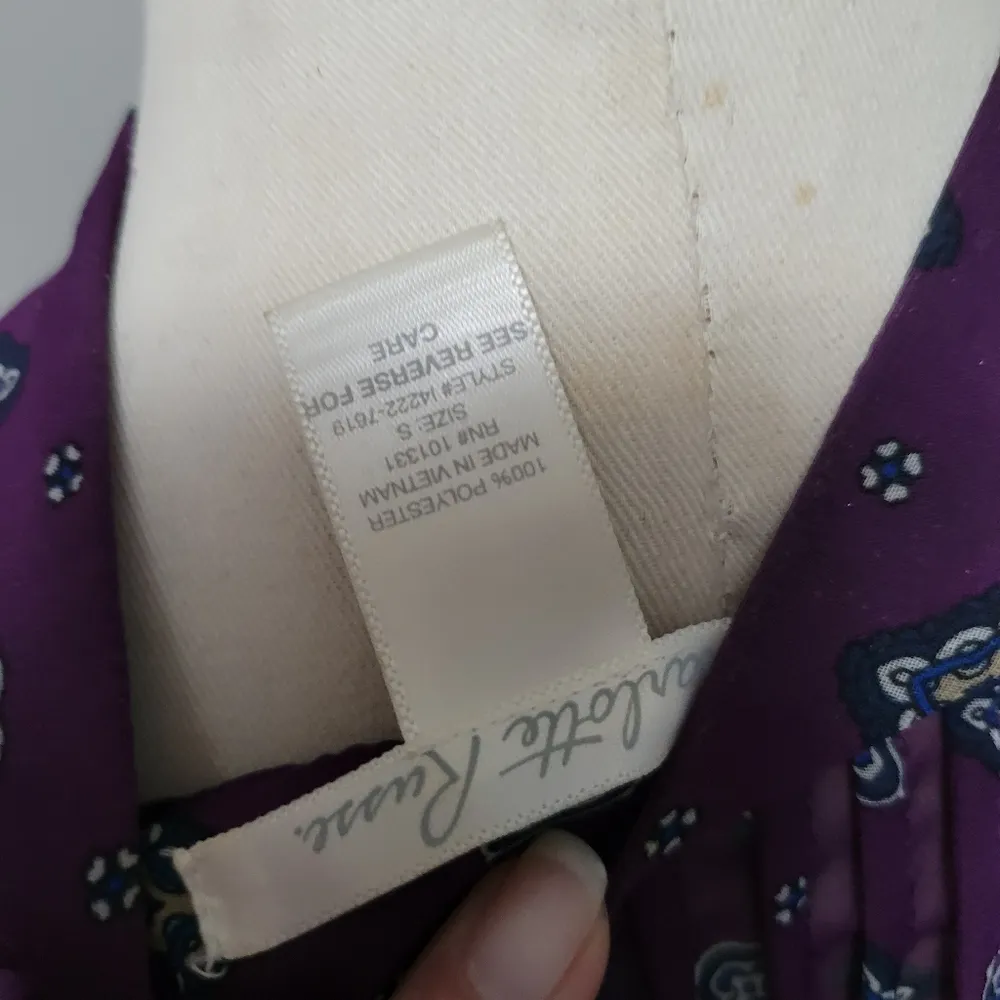 Charlotte Russe plum geo pintuck babydoll button down size small - Image 6