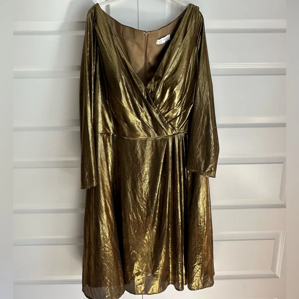 Mac Duggal Chic Gold Metallic Cocktail‎ Dress NWT - Image 4