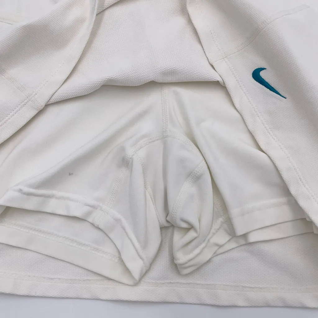 Nike Fit Dry Women's Tennis Skort Athletic Skirt Size Medium White Swish Logo - Image 5