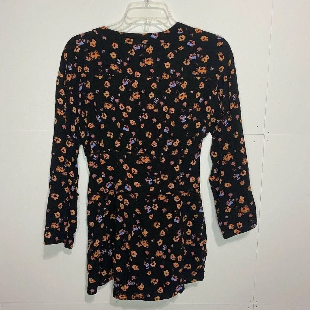 Free People Shorts Romper Sz 4 Floral Print Plunge V-Neck - Image 6