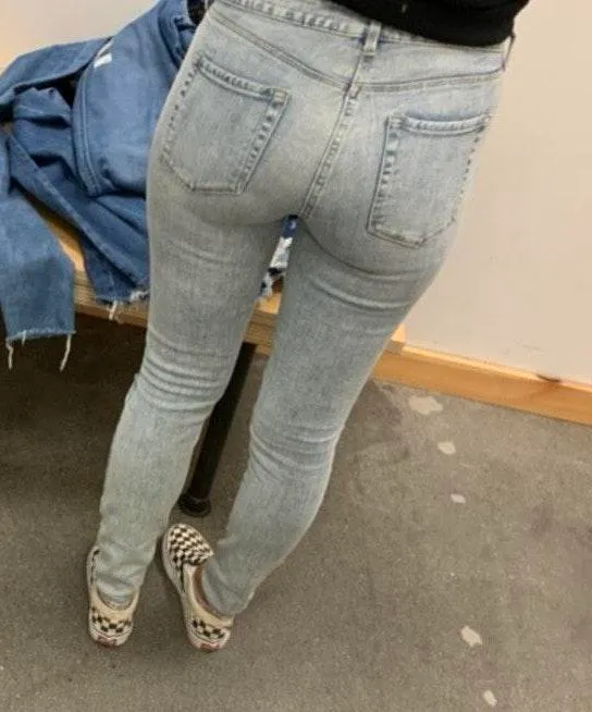 Bullhead Jeans Size 26 - Image 2