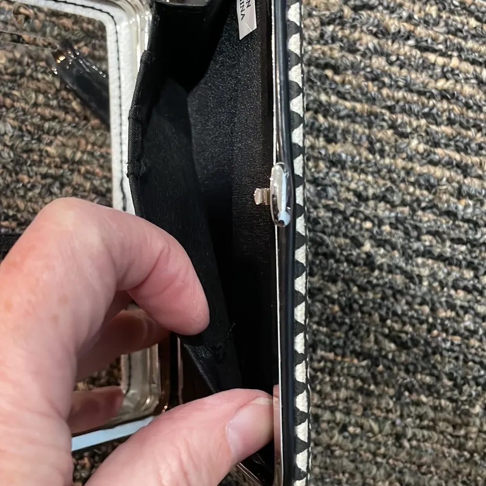 Aztec print Pocketbook with carrying strap - Image 3