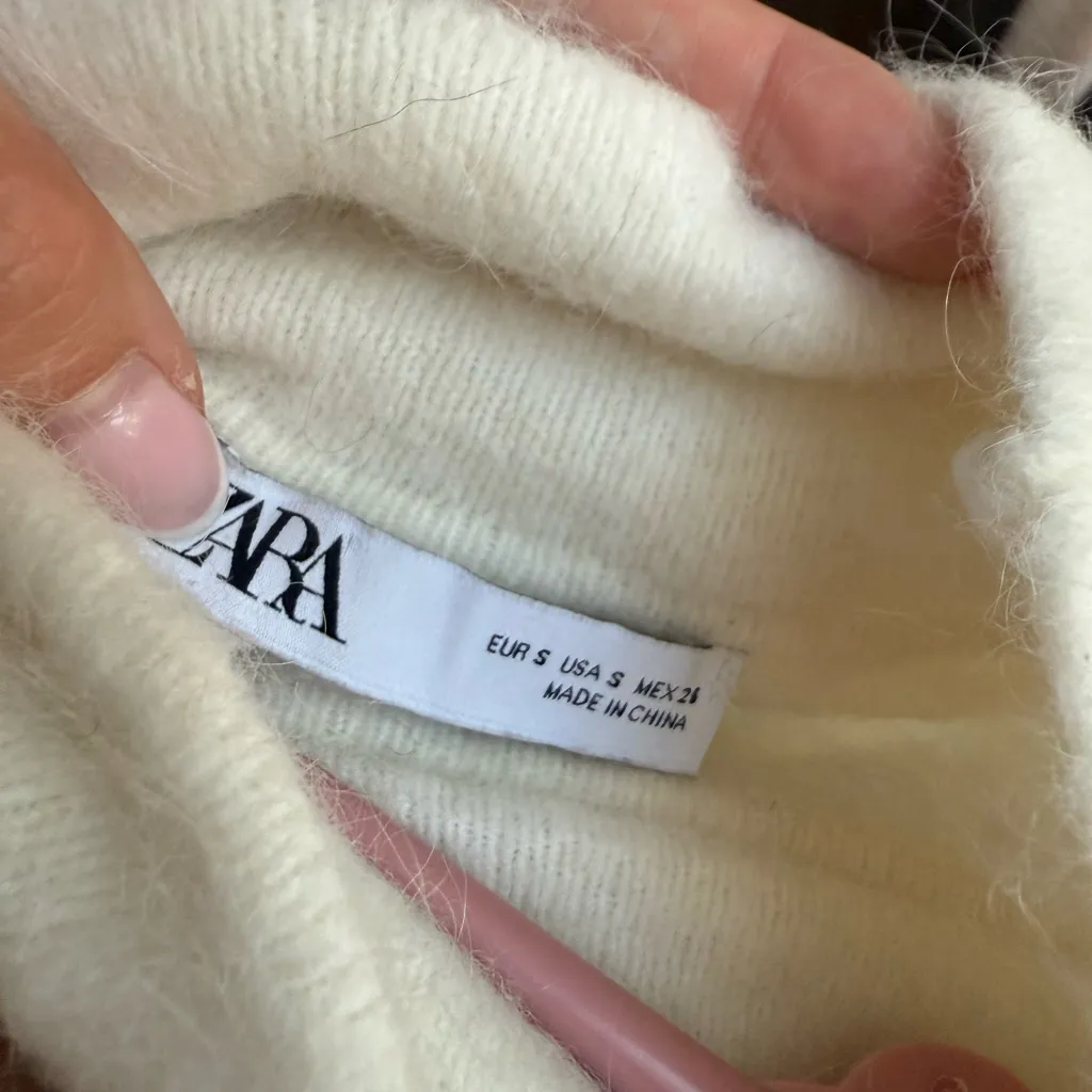 Zara Cream Turtleneck Sweater - Image 3
