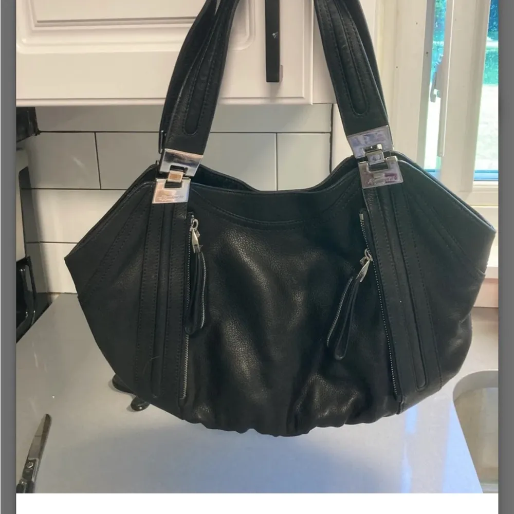 B Mackowsky Black Leather Tote/Shoulder Bag Silver Hardware Pockets Charm LN - Image 3