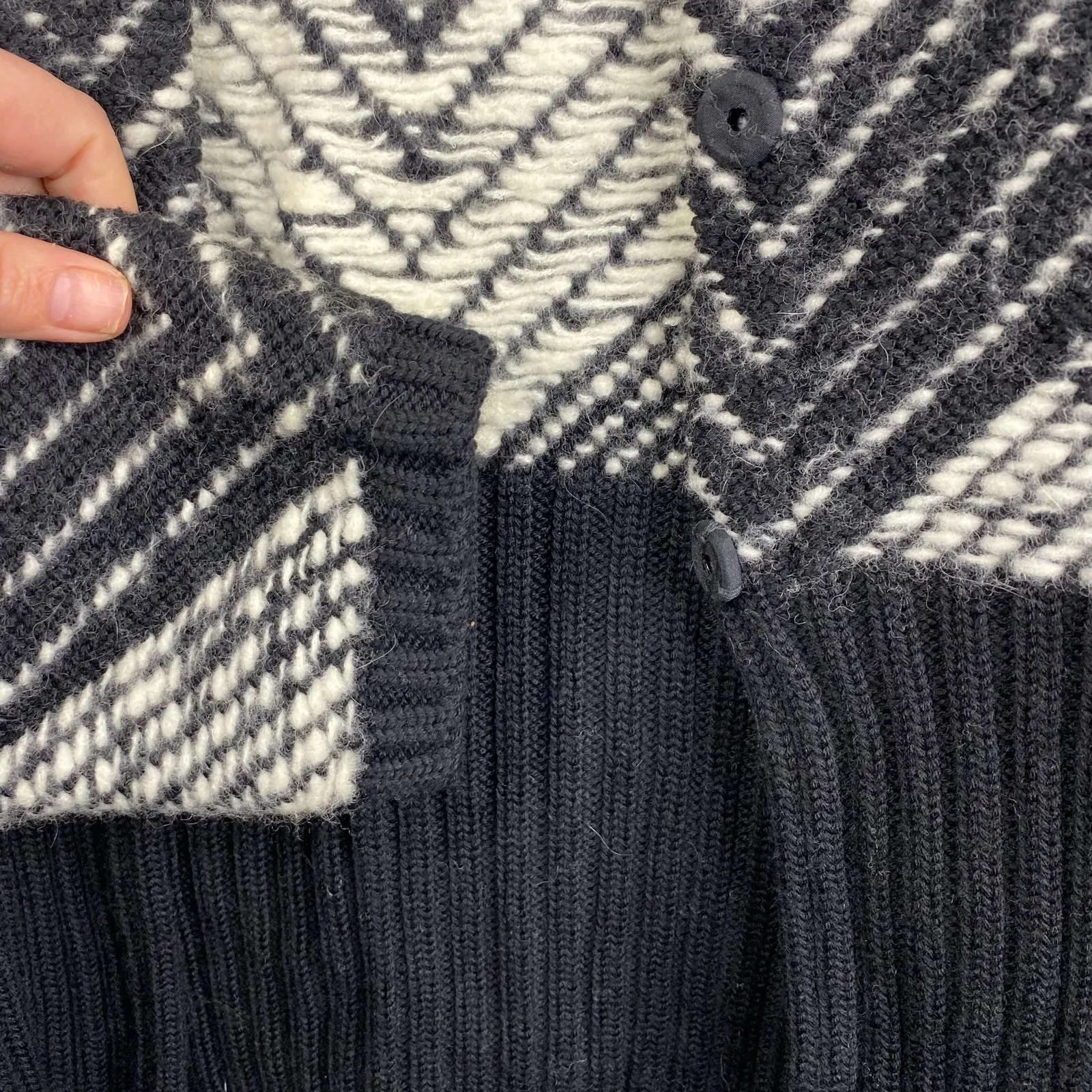 Valentino Roma NEW OLD STOCK Wool Angora Chevron Sweater Cardigan 42 10 FLAWS Black - Image 6