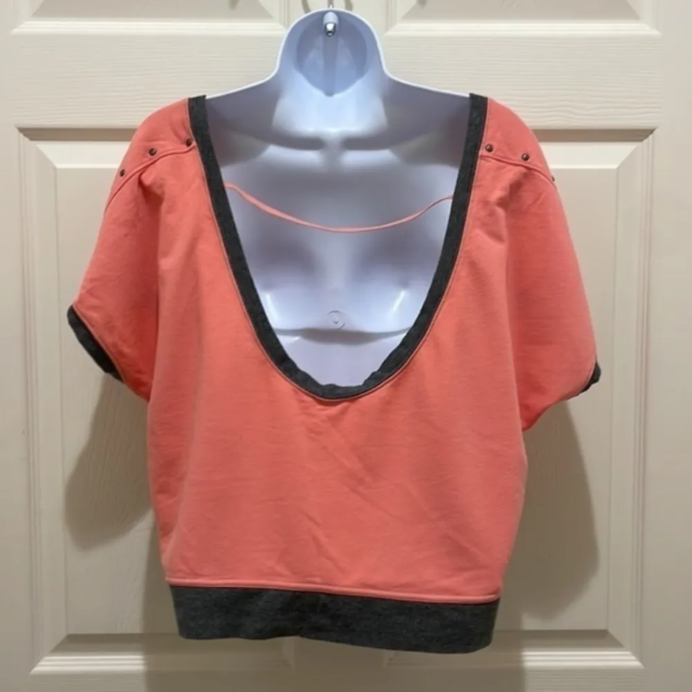 Unity Peach & Gray Open Back Crop Athletic Top Size L - Image 3