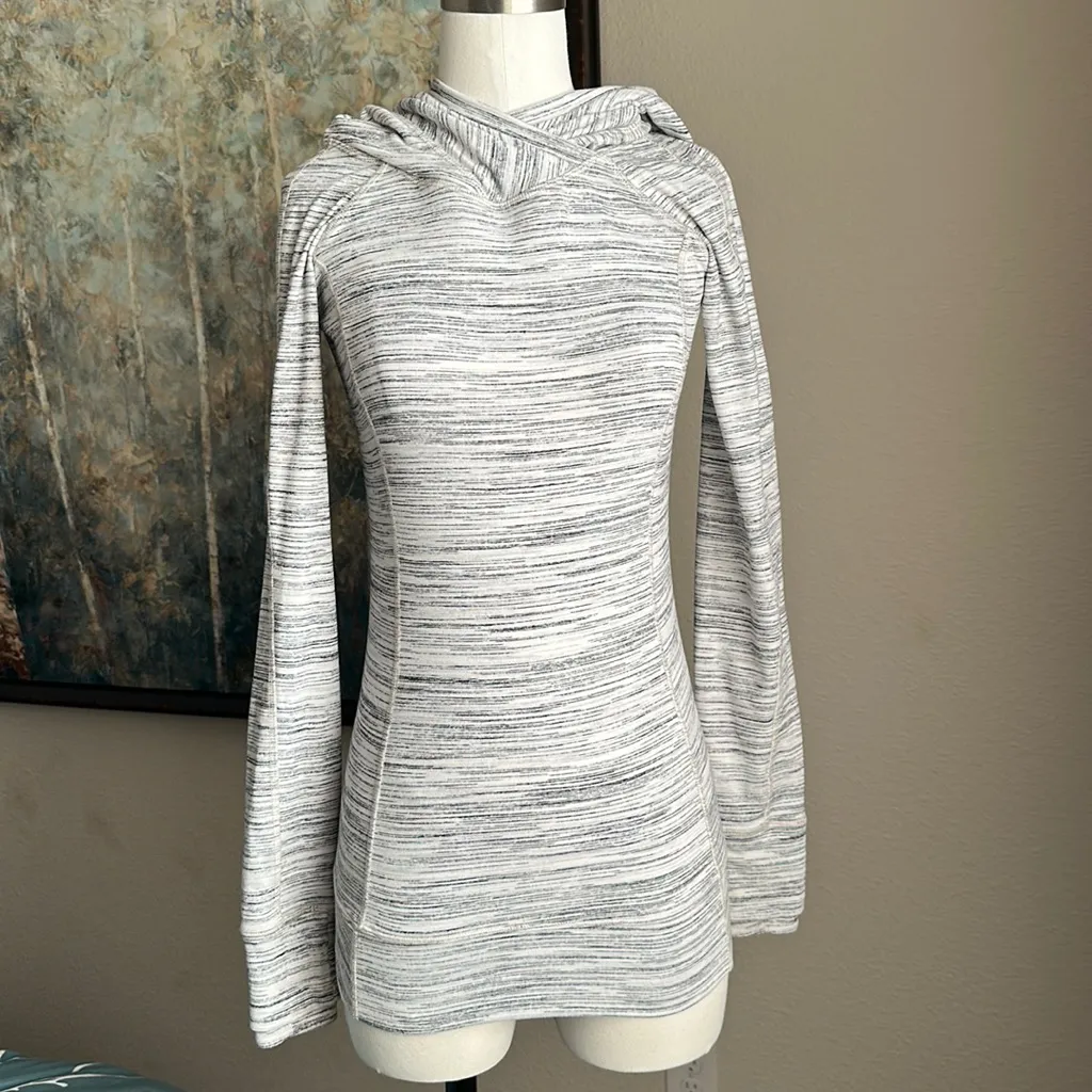 Lululemon Think Fast Hoodie in Space Dye Camo White Multi / Silver Spoon - Image 2