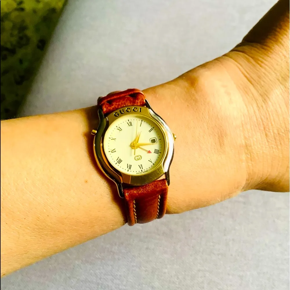 Authentic GUCCI watch w/ box and papers 🔥🔥🔥 - Image 9