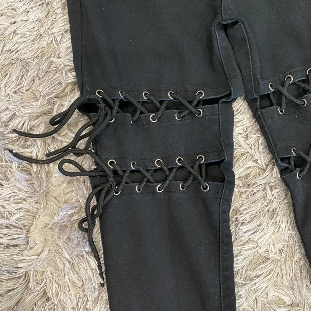 SHEIN - High Waisted Grommet Eyelet Lace-Up Skinny Jeans - Image 8