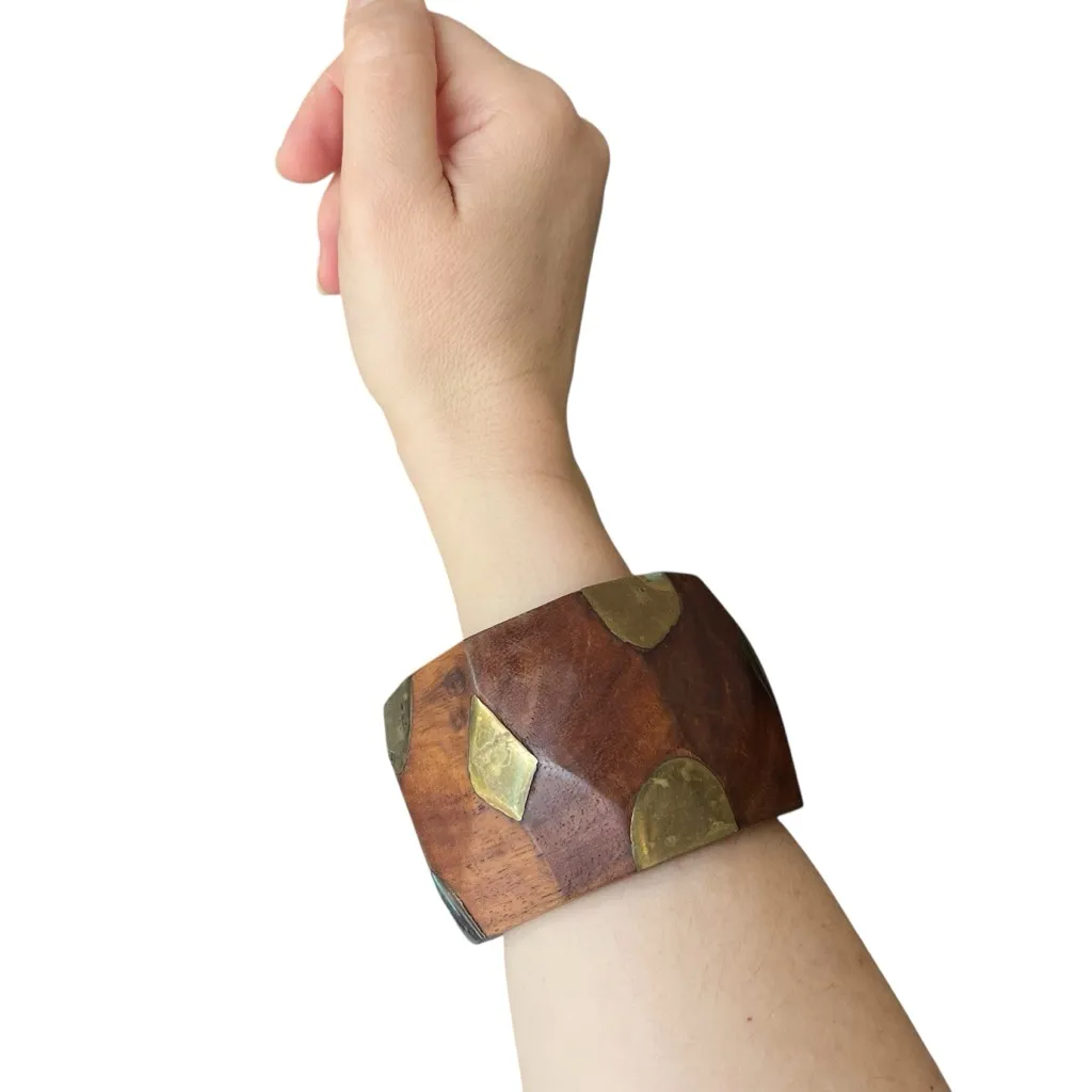 Vintage faceted chunky wood bangle bracelet with abstract brass inlay design Brown - Image 2