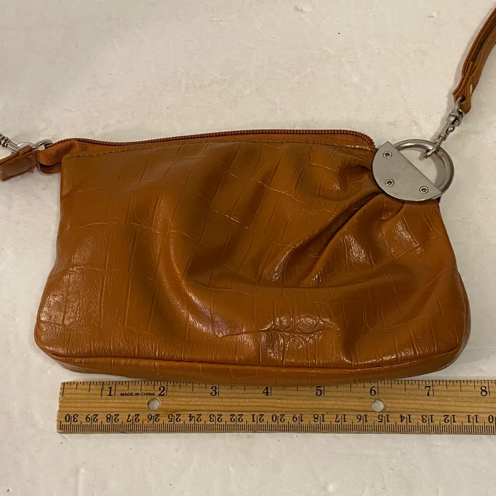 Chateau Caramel Wristlet - Image 5