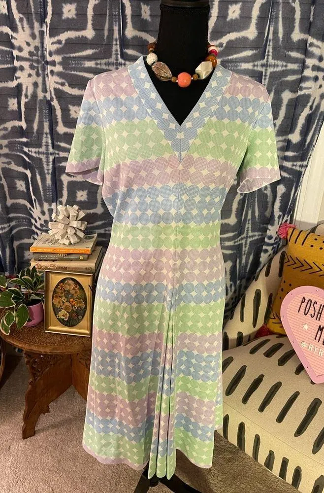 Women’s VTG Pastel Geometric Patterned Dress Retro 70’s VNeck Fit & Flare 🍬 - Image 3