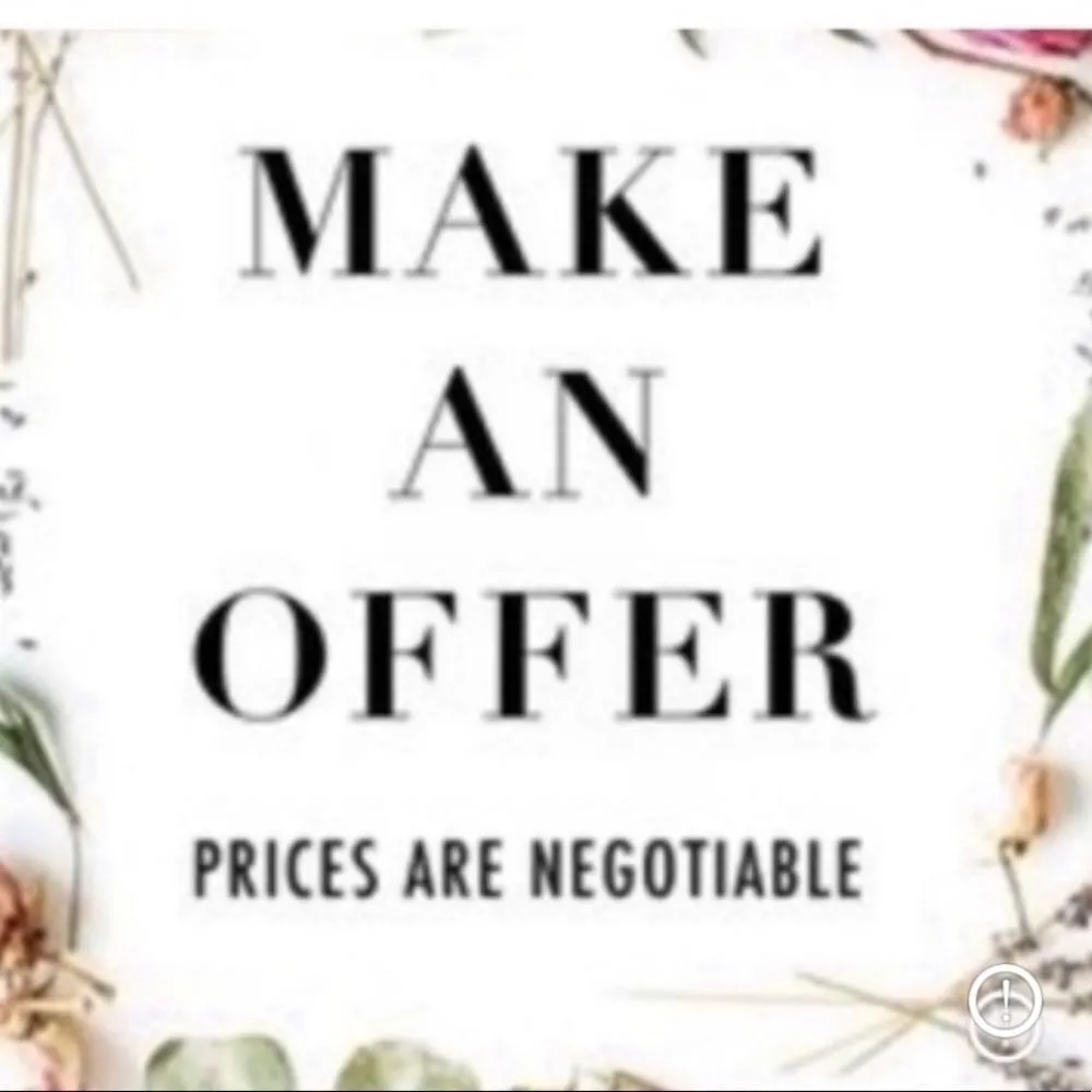 Jones New York gold tone small square pendant necklace - Image 11