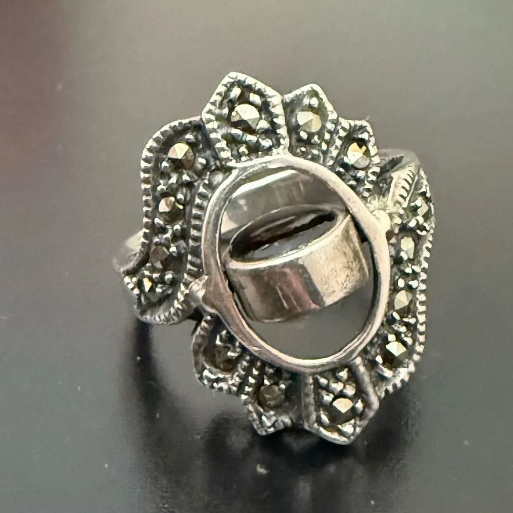 Vintage 925 Sterling Silver Black Onyx/Mother Of Pearl Marcasite Spinner Ring 8 - Image 7