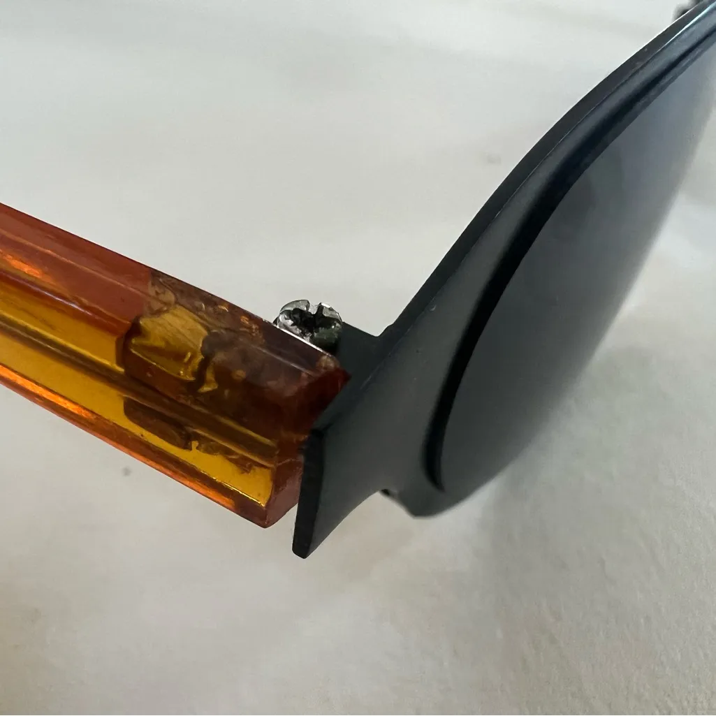 LOT OF 2 BLACK UNISEX SUNGLASSES BLOCKS 95% UVB 60% UVA NEW IN PLASTIC PACK - Image 9