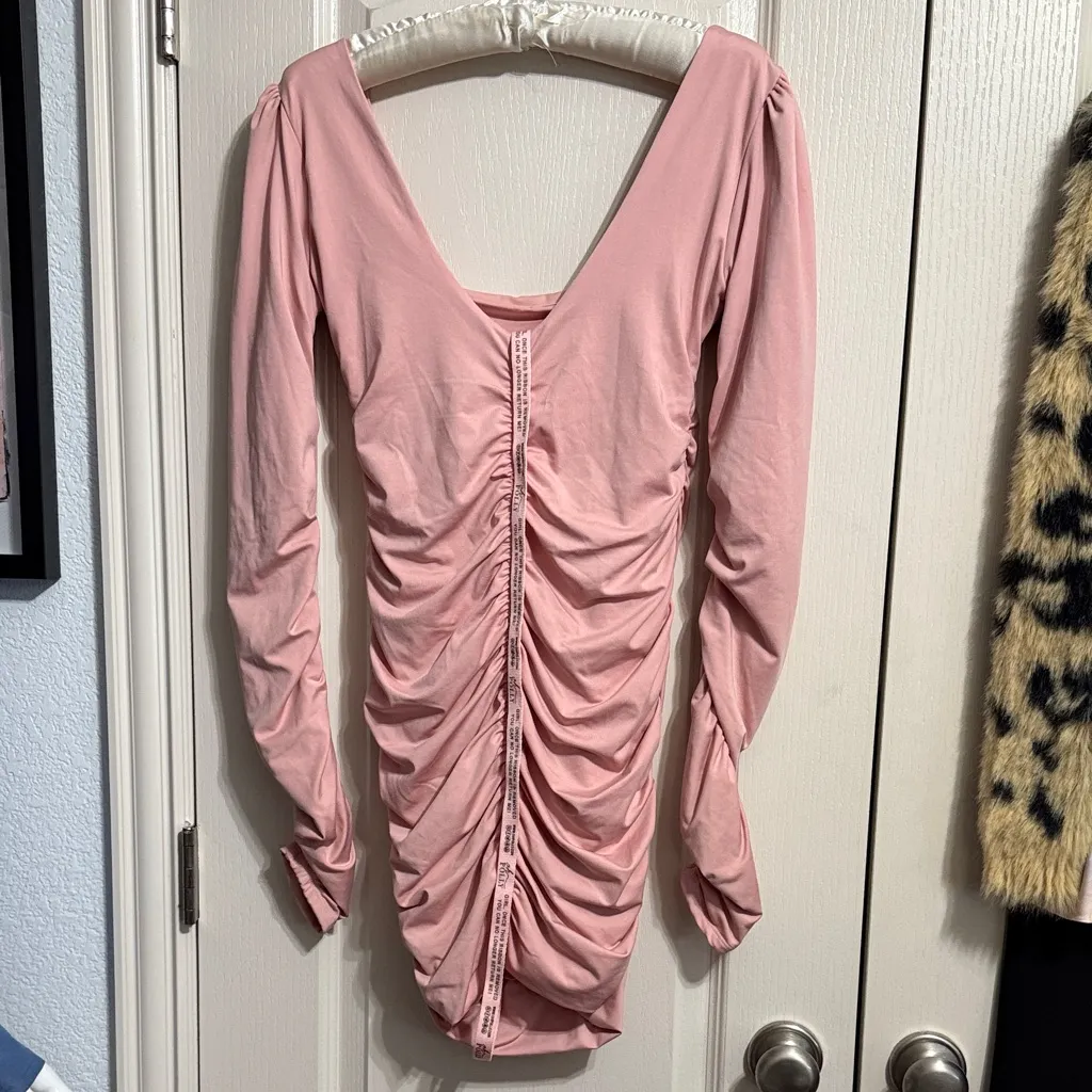 💖NWOT Oh Polly Flatter Me Ruched Long Sleeve Blush Pink Mini Bodycon Dress - Image 3