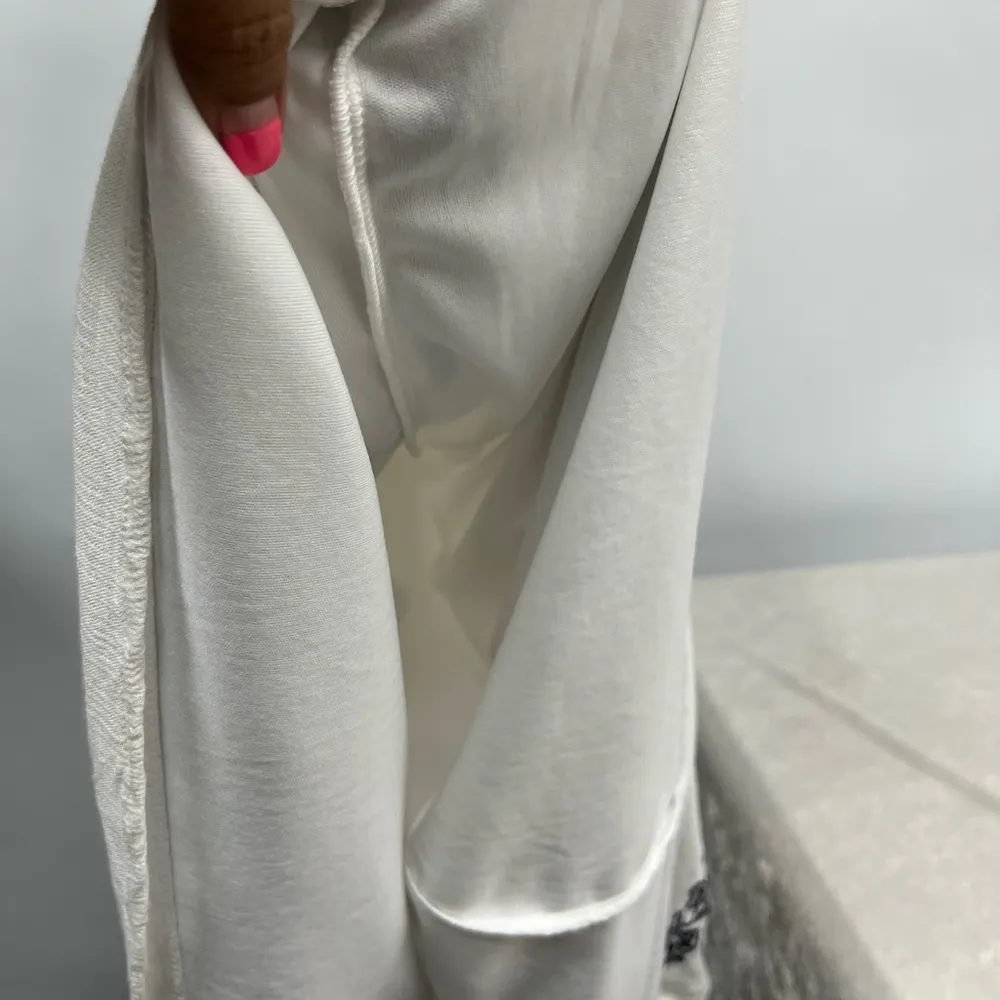 Q&A Embroidered White navy small lined  boho Dress - Image 12