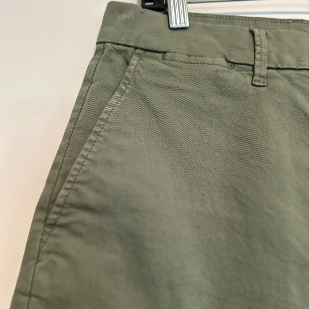 NWOT GAP Womens Dusty Green Sz: 32 - 8” Chino Stretch Shorts. Slash Pockets. - Image 9