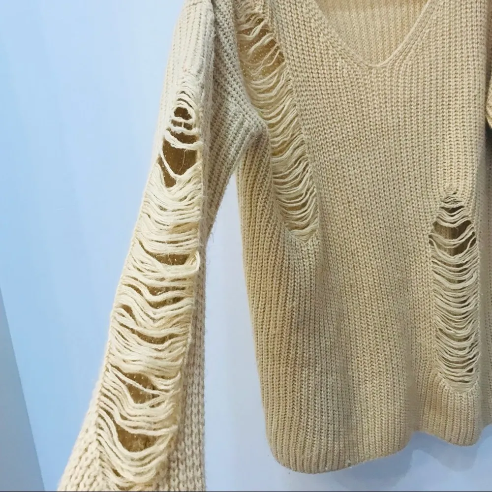 Boutique Oversized tan Hole Sweater sz Small - Image 32