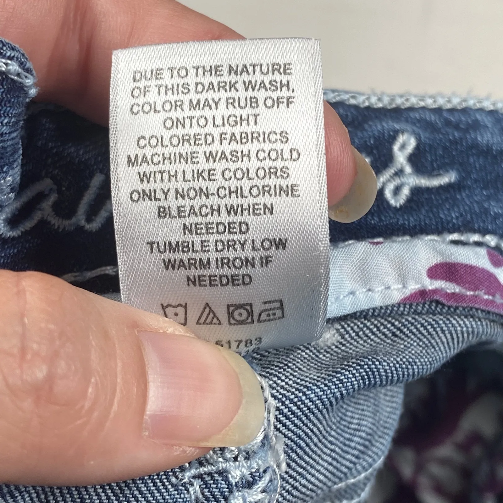 Maurices Shorts Womens 9/10 Blue Denim Frayed Hem Embroidered Pockets Casual - Image 5