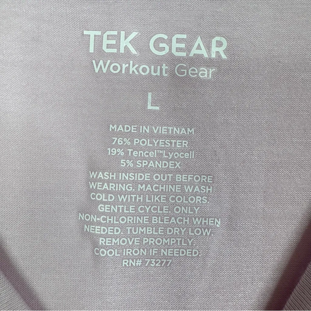 Tek Gear NWT Lavender Workout Tshirt Size‎ Large - Image 4