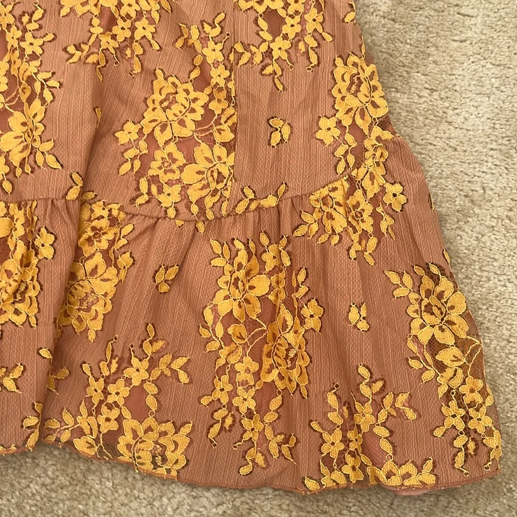 NWT Revolve Majorelle Lace Floral Brinkley Gold Pink Mini Dress in Size Large - Image 5