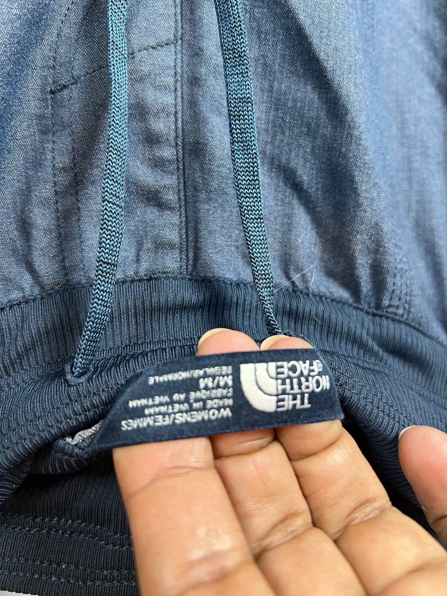 The North Face Women’s Medium Capri Pants Outdoor blue - Image 2