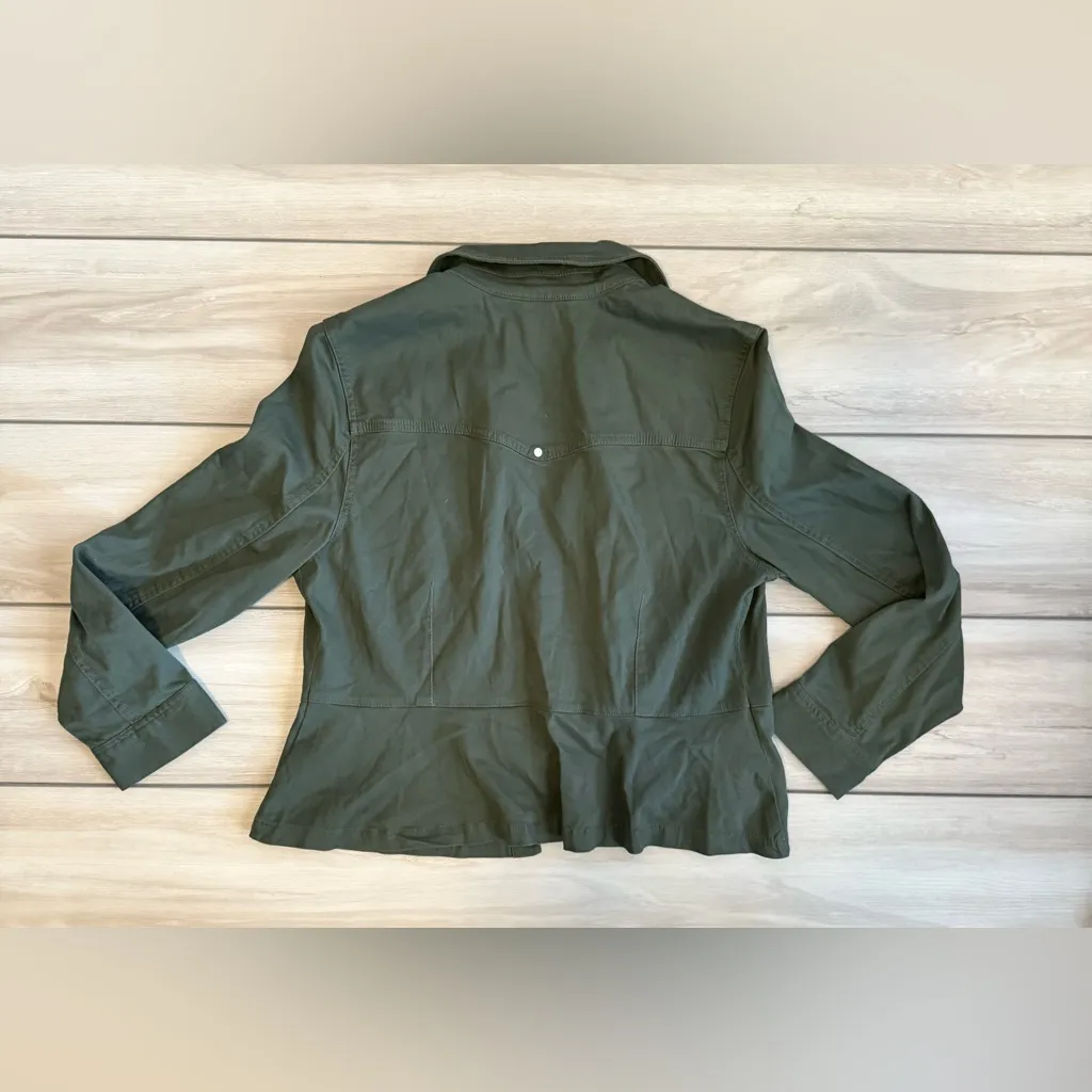 Liverpool Trucker Jacket With Peplum Hem Green Medium NWT STITCH FIX - Image 3