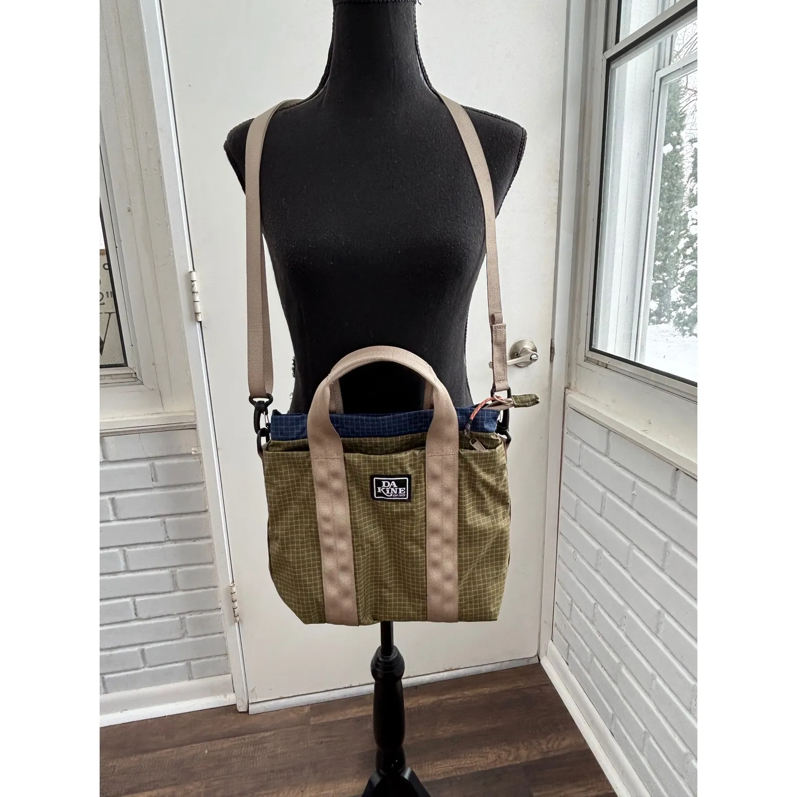 Dakine Jinx Mini Tote Bag travel hiking vacation crossbody gorpcore exercise - Image 2