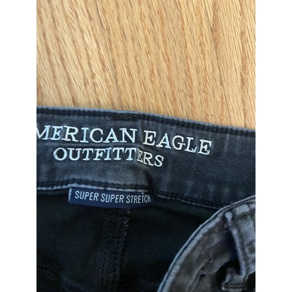 American Eagle Shorts Womens Sz 4 Super Stretch High Rise Shortie Black Cut Off - Image 3