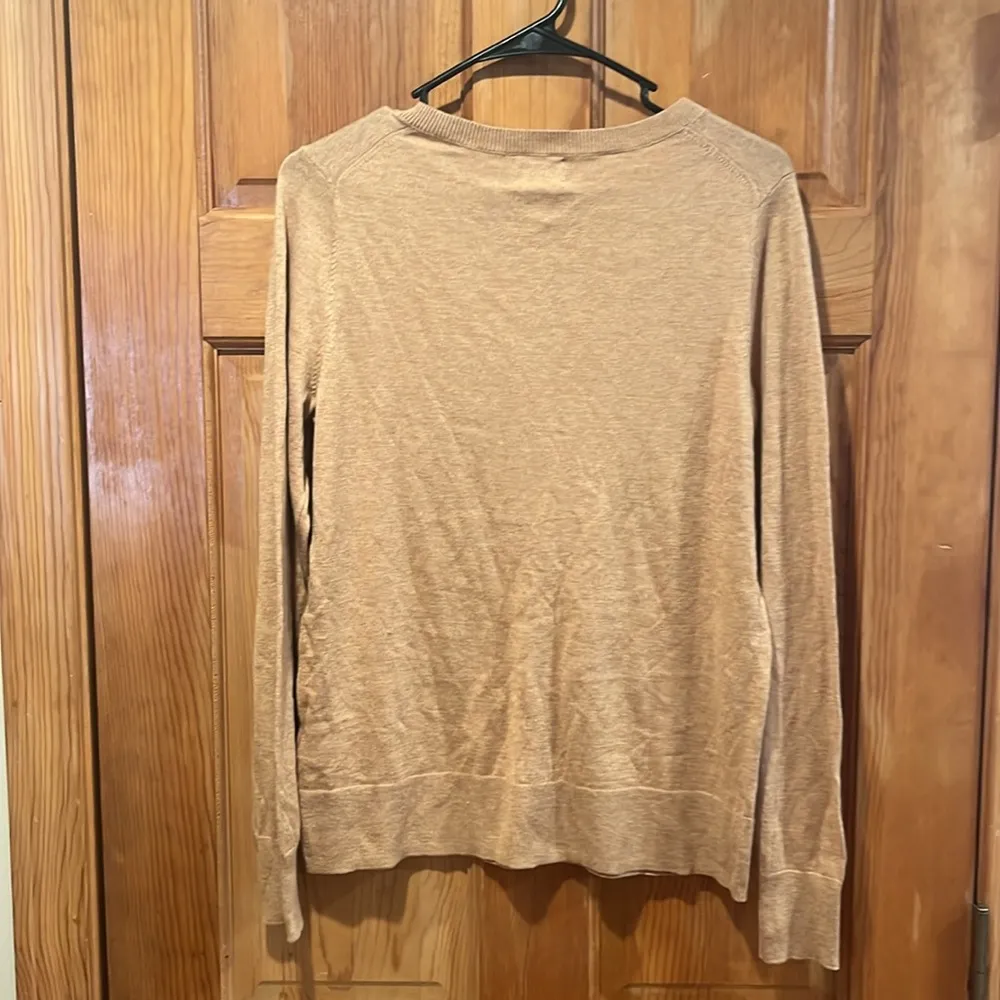 Old Navy NWT  women button down cardigan sweater size medium. - Image 3