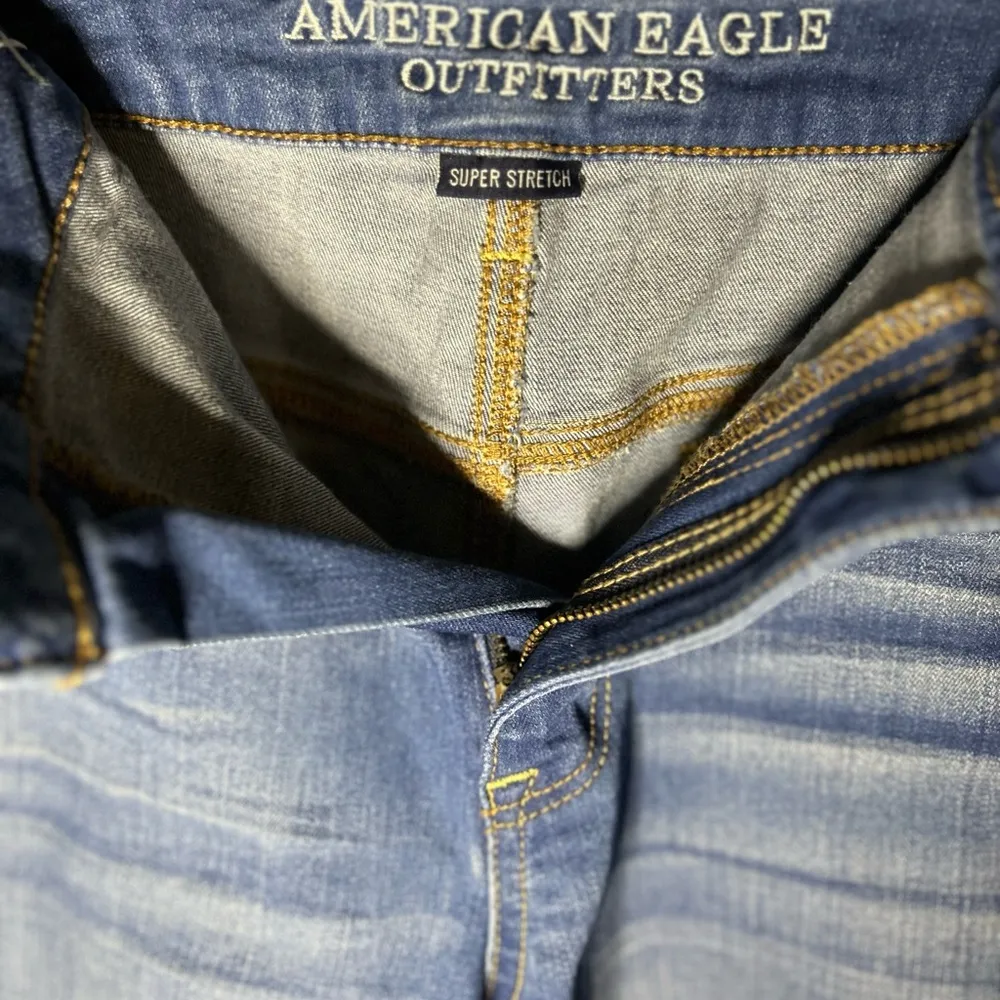 American Eagle Hi-Rise Shortie Jean Shorts Size 16 - Image 3