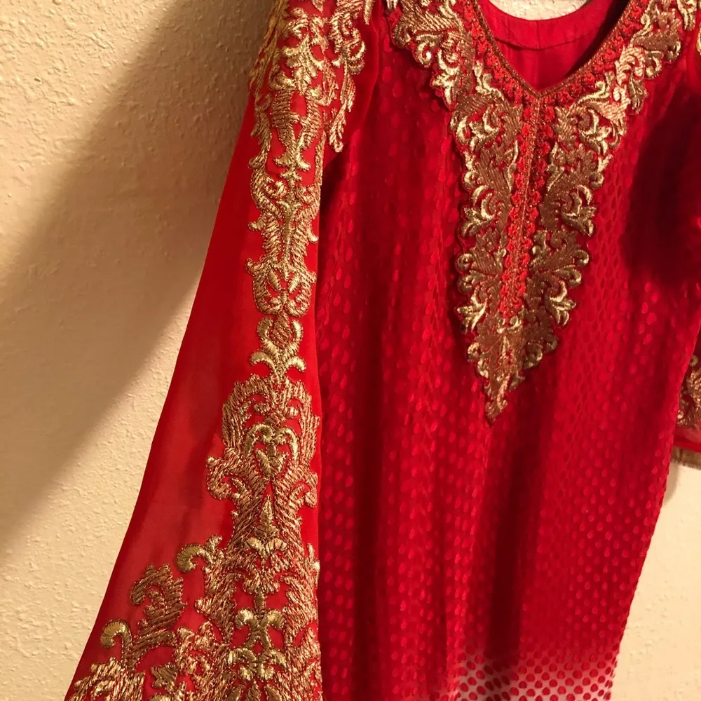 Indian/Pakistani saree/sari Dress and Shawl Small Red embroidered - Image 5