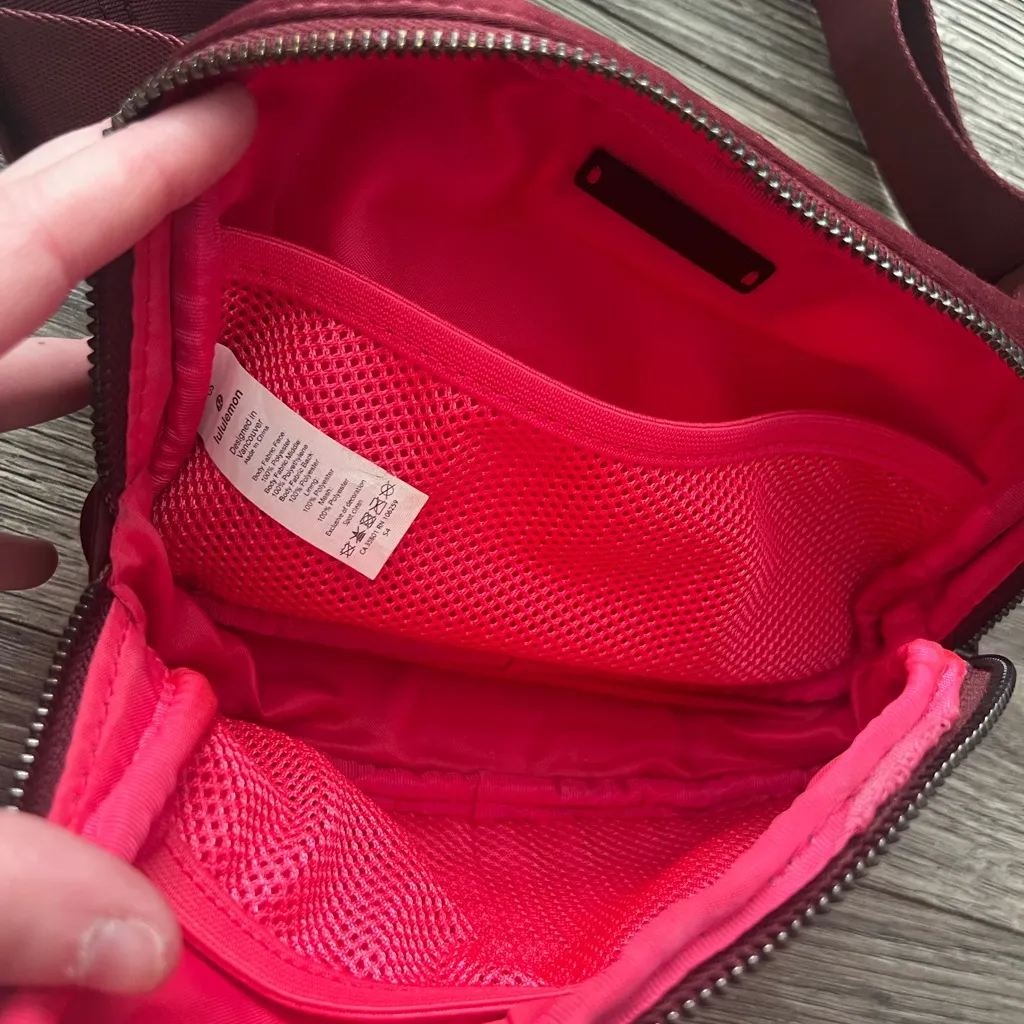 Lululemon  belt bag - Image 4