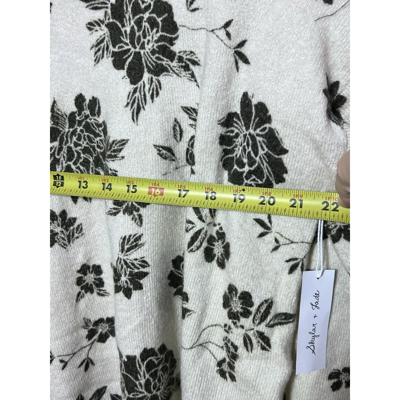Skylar + Jade Sweater Women Medium Cream Gray Floral Knit Long Sleeve Sèzane - Image 6