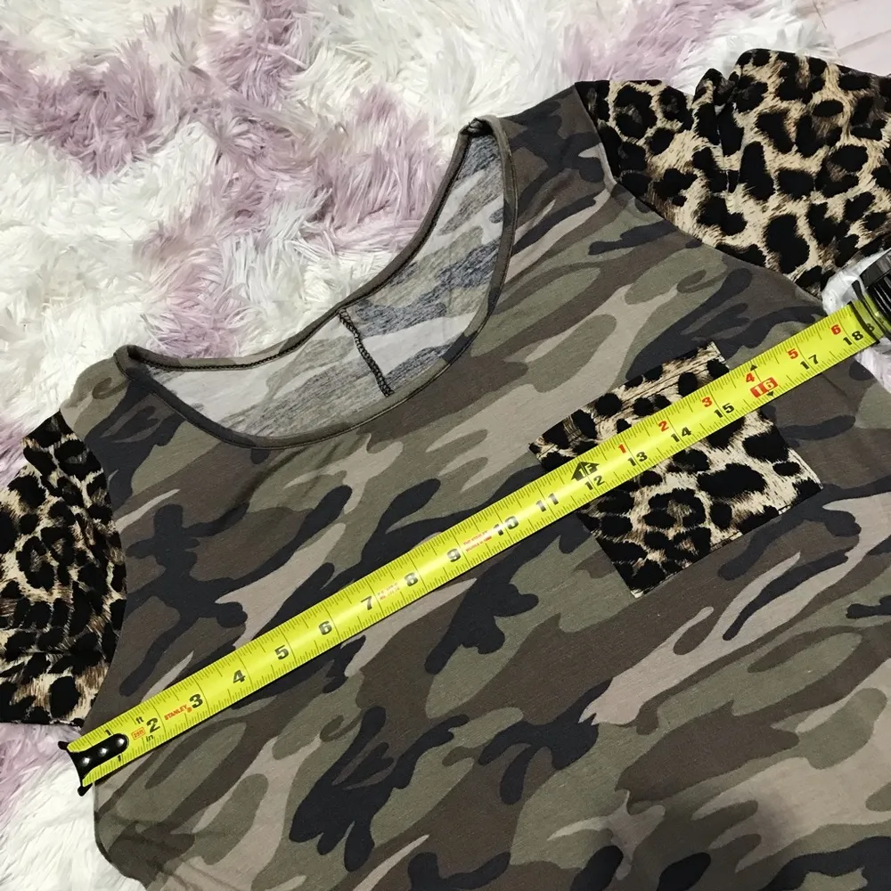 Double Zero Camo print tee with leopard pocket & sleeves, M - Image 5