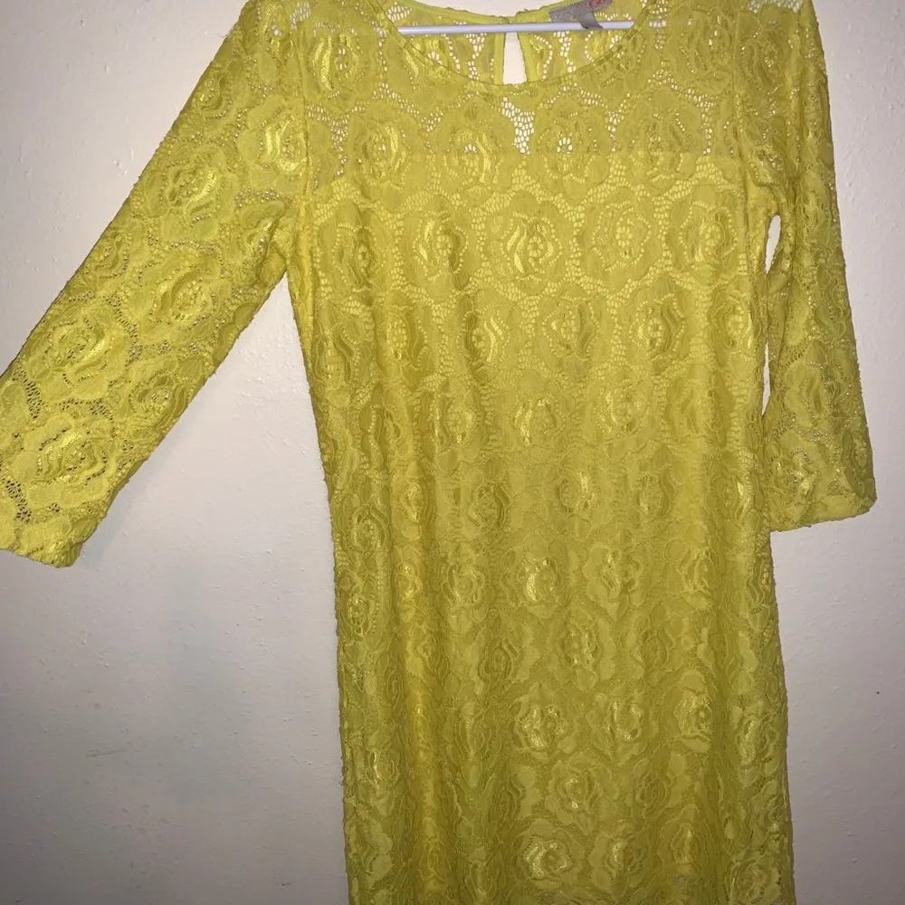 Gianni Bini Yellow Lace Dress Woman’s Sz M - Image 2