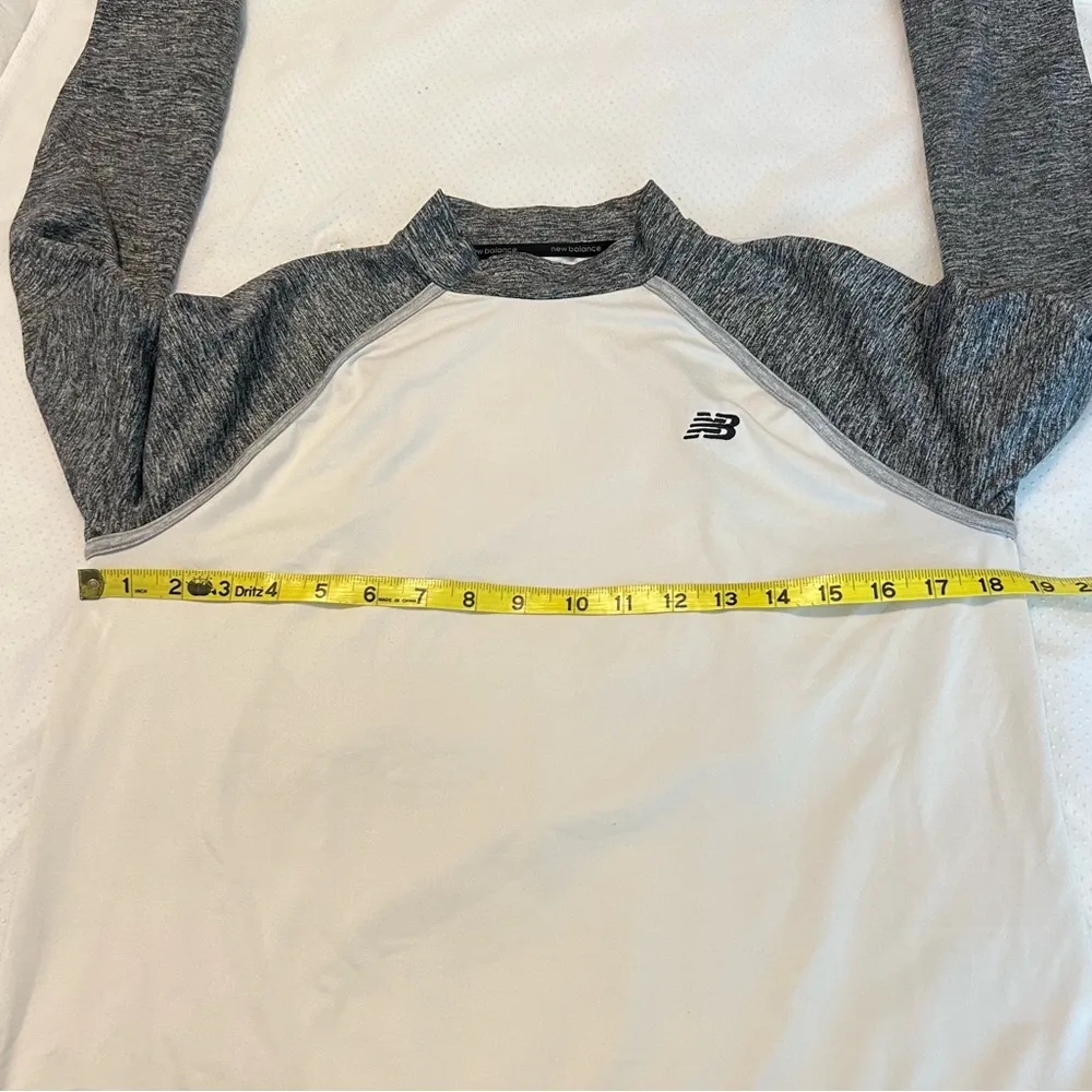 New Balance Athletic Workout Top Cropped Women’s Size Large Cutout Back - Image 7