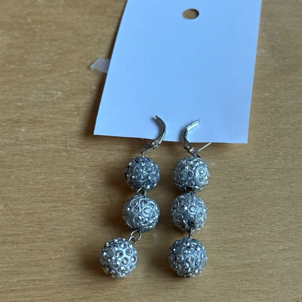 Elegant Silver Beaded Earrings - Image 4