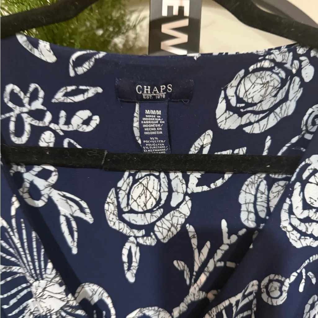 Chaps Navy and White Floral Maxi Dress size medium - Image 3