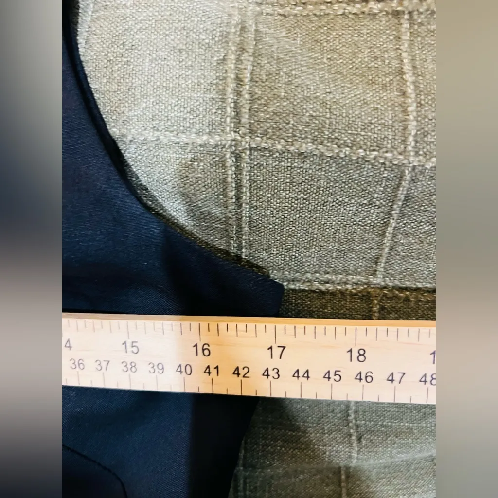 Banana republic stretch dress size 4
98% wool - Image 7