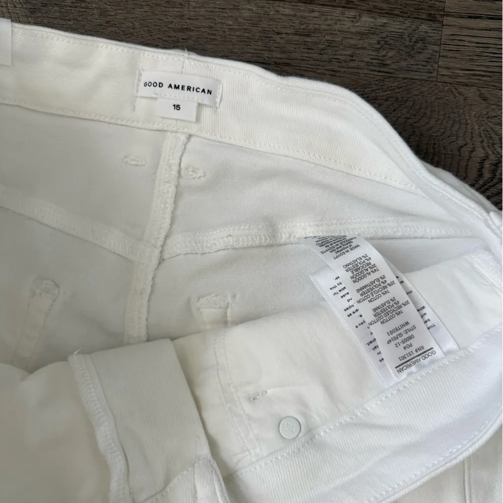 Good American Good Legs Flare Jeans - Size 15 - White -‎ NWT - Image 12