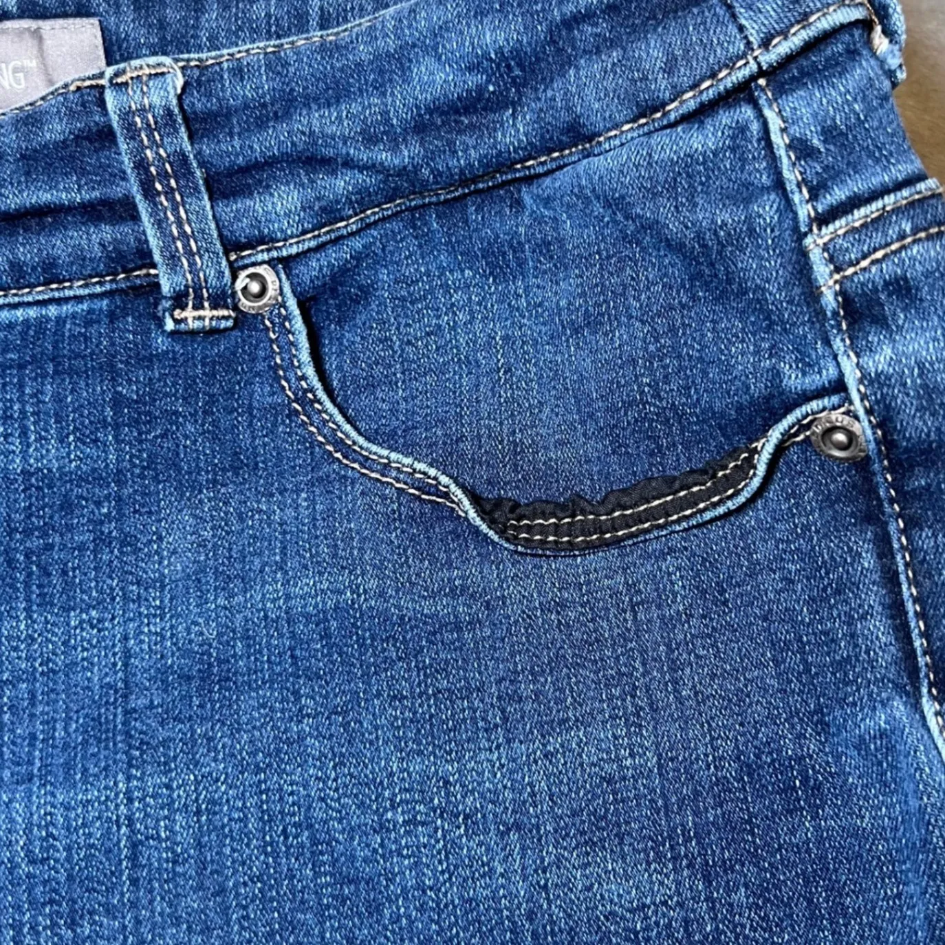 Chicos SO Slimming Women's Blue Denim Jeans Crop Pants Straight Leg - Image 9