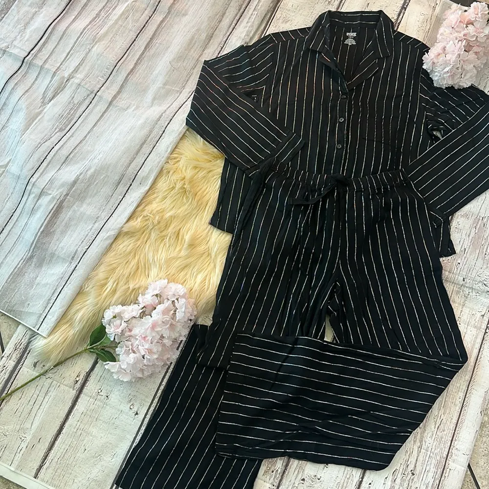 Victoria’s Secret Pajamas Cotton Flannel Set Medium - Image 8