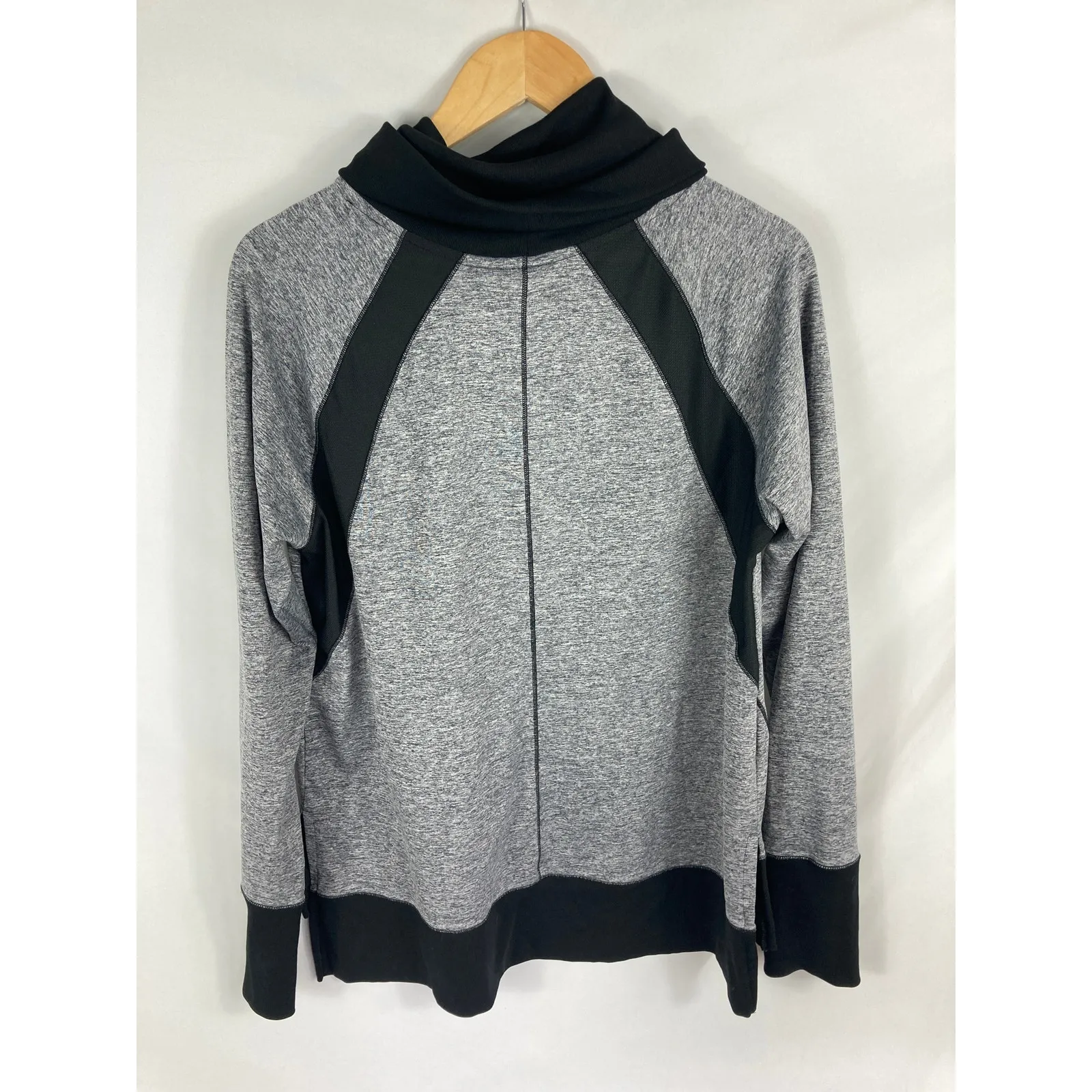 Victorias Secret SPORT VSX Cowl Neck Grey and Black Sweatshirt Large - Image 4
