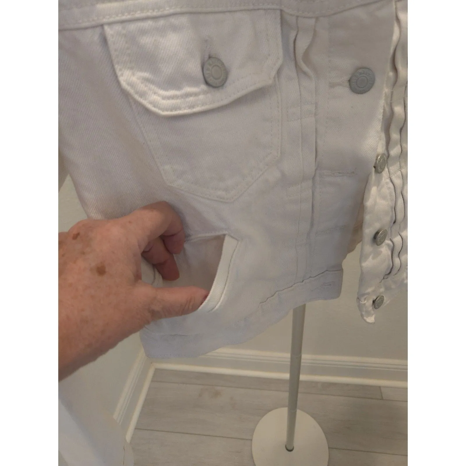 OLD NAVY White Cropped Denim Jean Jacket Women's Size S Small Trucker Style - Image 6