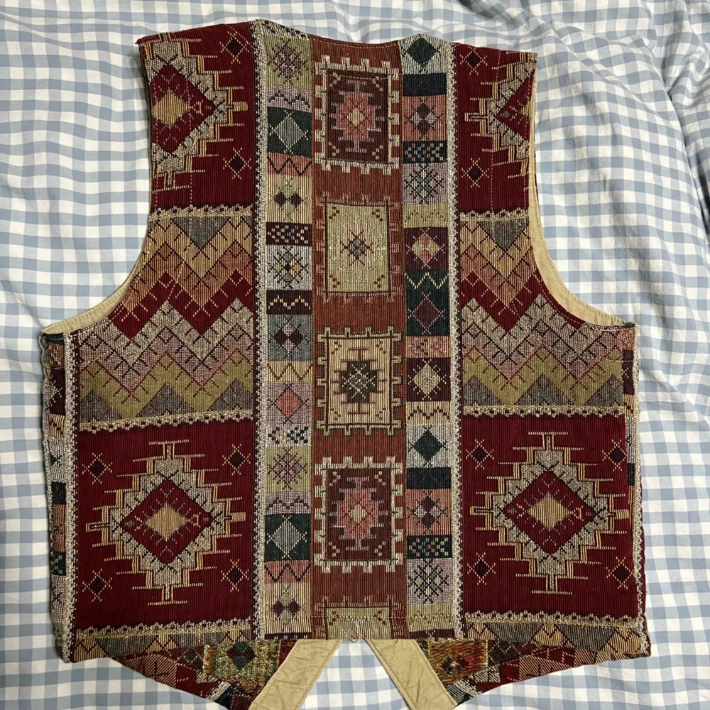 Vintage Patterned Vest Red - Image 5