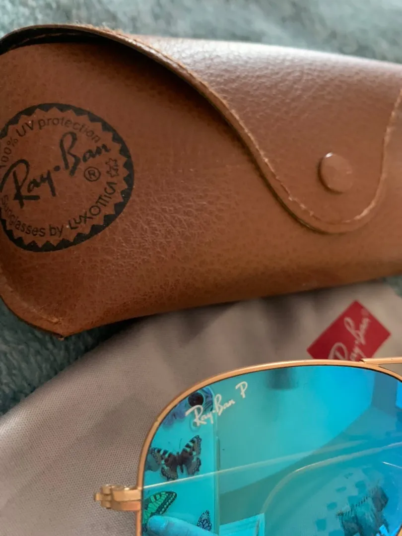 Ray-Ban Blue Polarized Aviator - Image 4