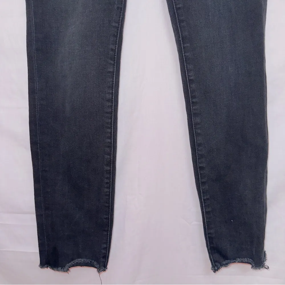 Vervet Black Wash Denim High Rise Stretch Waist Raw Hem Ankle Skinny Jeans 27 - Image 4