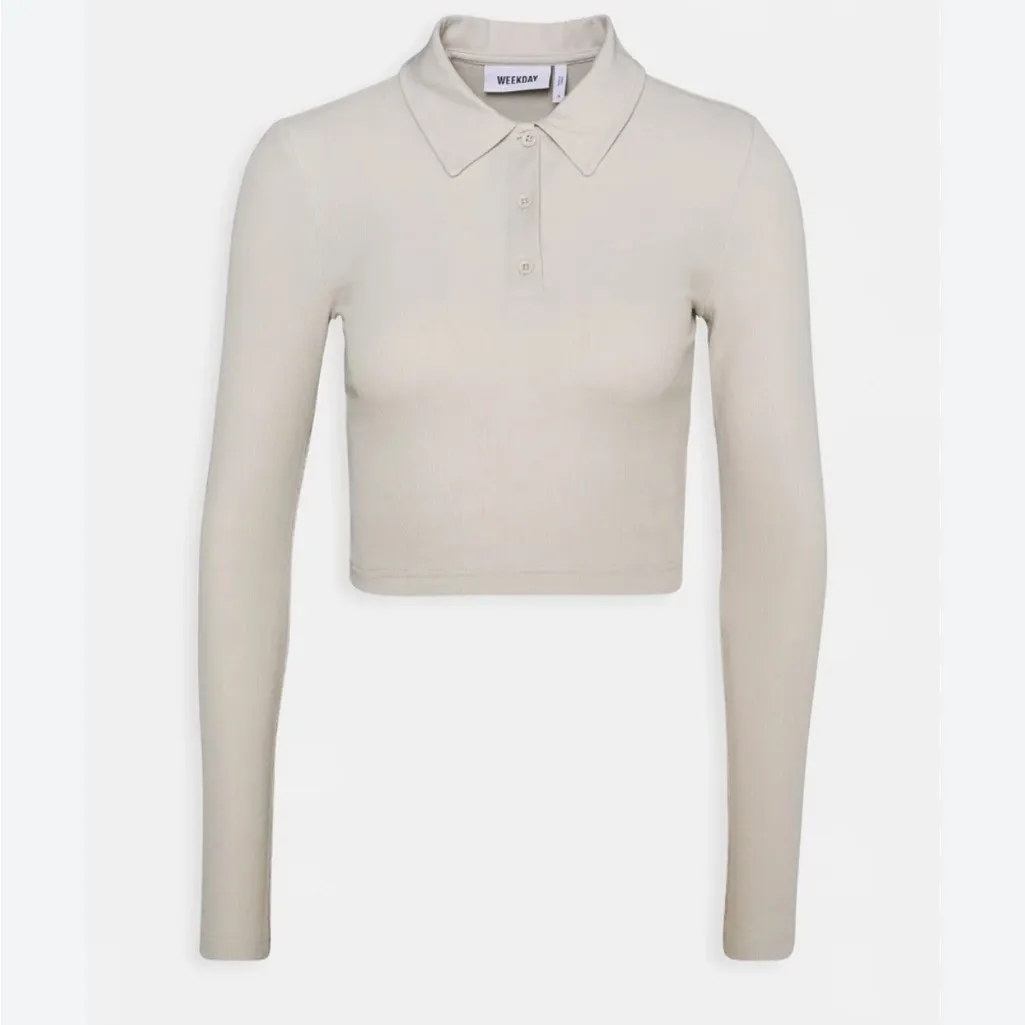 Weekday  Crop Top Long Sleeve Collared Tee Size Medium - Image 2